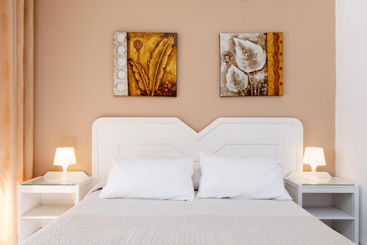 At Almoraide Rooms Suites (Adults Only) Nerja Buitenkant foto